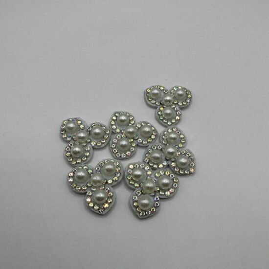 Trefoil Pearl Felt Center 6pcs